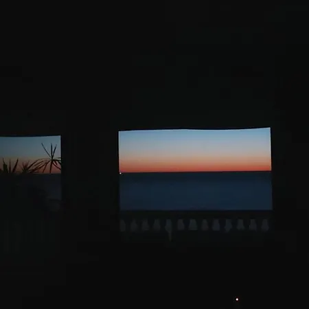 Mar-beach Front In Apartmán *